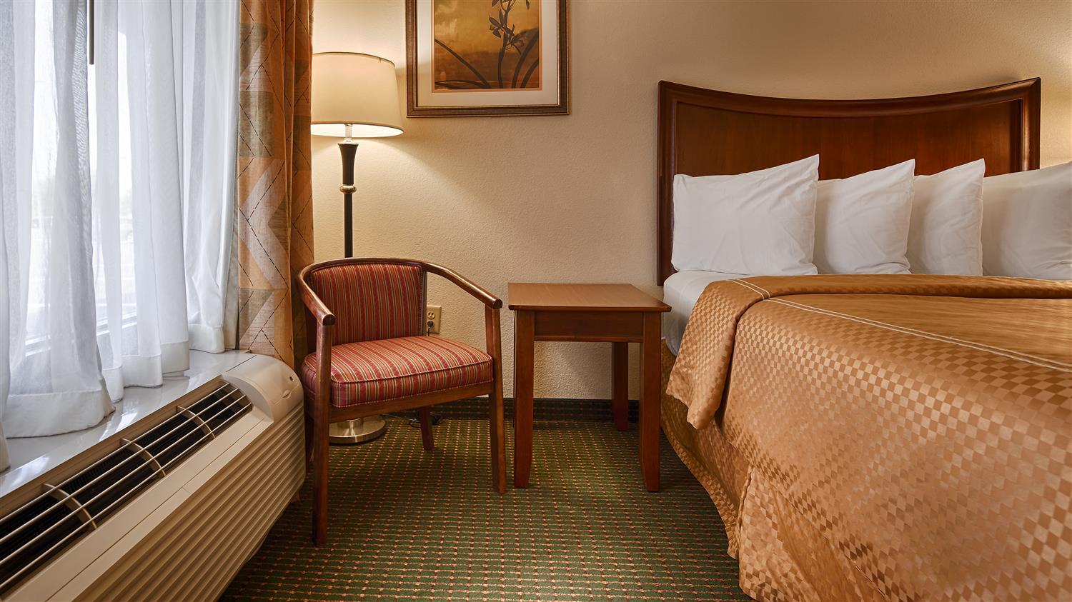 Best Western Inn & Suites Monroe Exterior photo