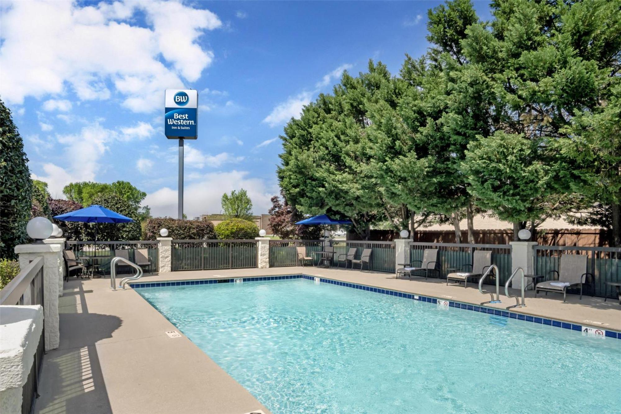Best Western Inn & Suites Monroe Exterior photo